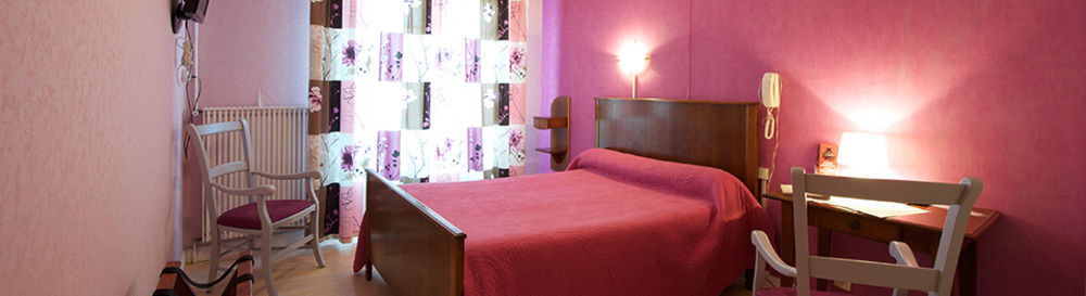 Logis Chez Germaine Hotel Geüs-d'Oloron Екстериор снимка