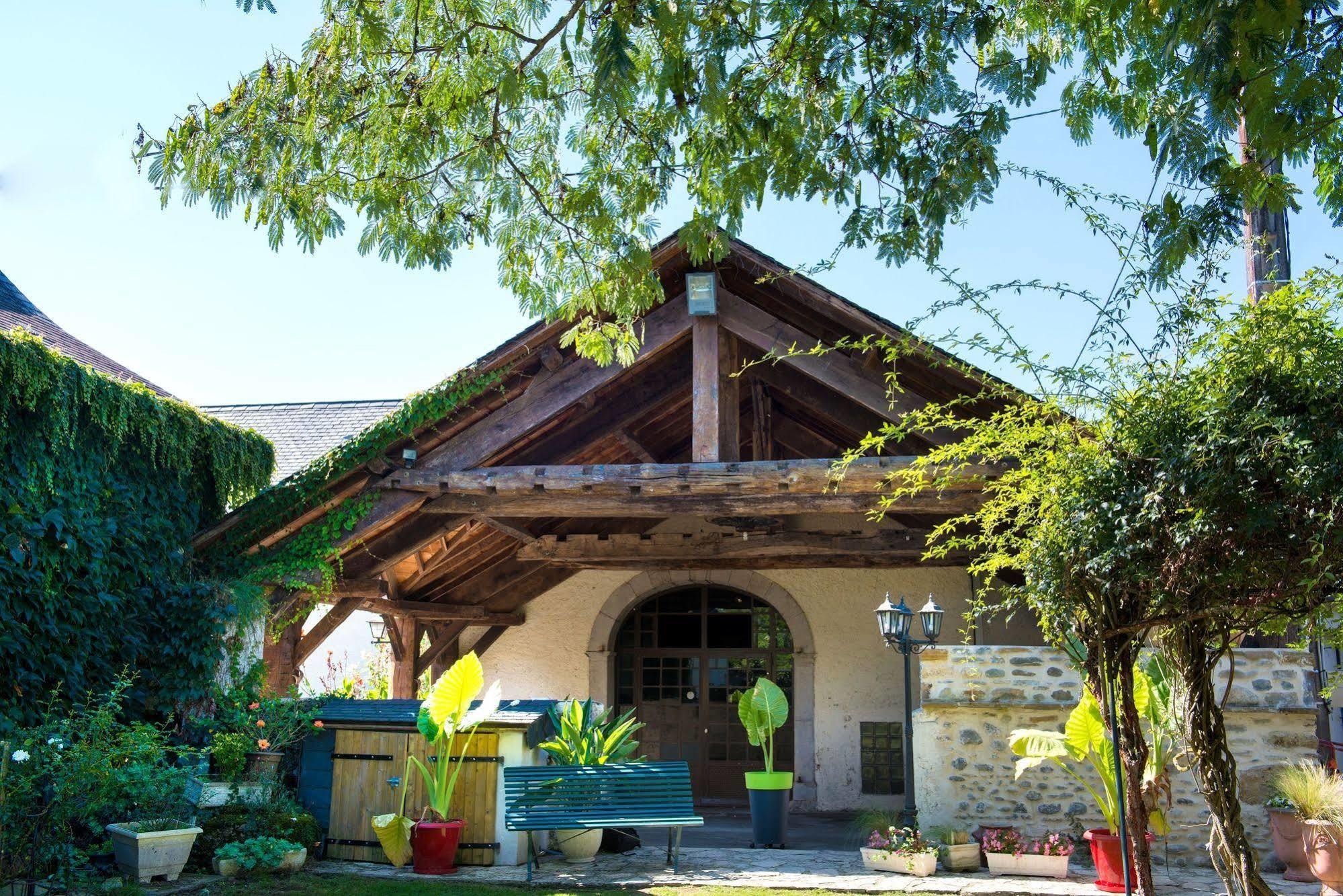 Logis Chez Germaine Hotel Geüs-d'Oloron Екстериор снимка