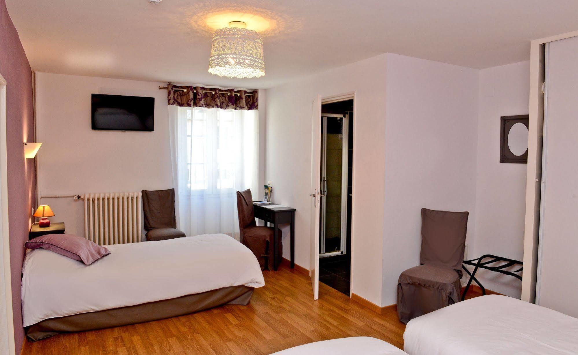 Logis Chez Germaine Hotel Geüs-d'Oloron Екстериор снимка